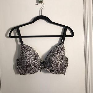 VICTORIA’S SECRET Cheetah Print Bra
